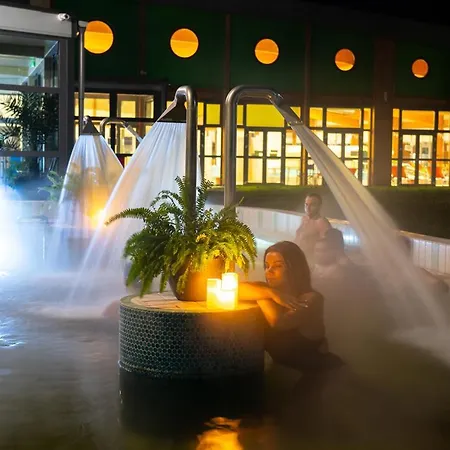 Szentesi Sport- Es Ueduelokoezpont * Szentes