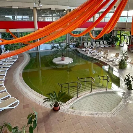 Üdülőközpont Szentesi Sport- és üdülőközpont *
