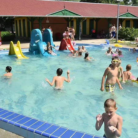 Szentesi Sport- Es Ueduelokoezpont