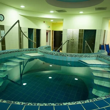 Semesteranläggning (resort) Szentesi Sport- Es Ueduelokoezpont *