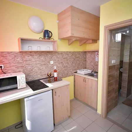 Szentesi Sport- Es Ueduelokoezpont Lodge *