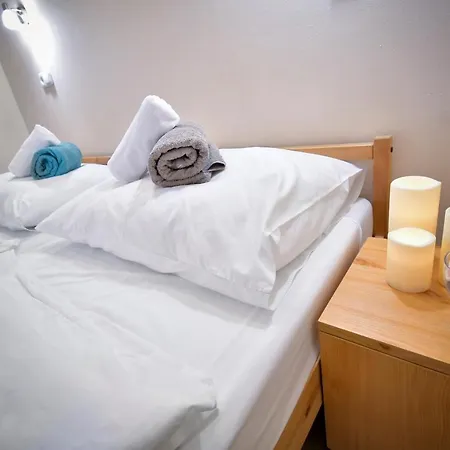 Lodge Szentesi Sport- Es Ueduelokoezpont *