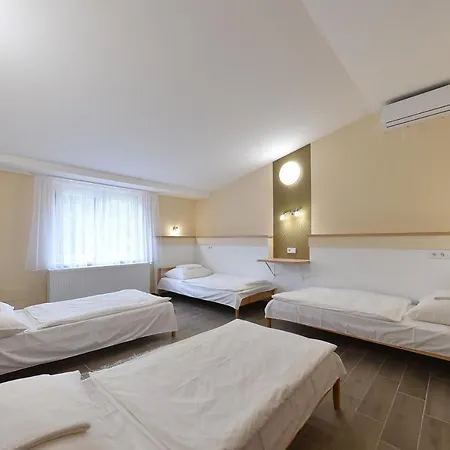 Szentesi Sport- Es Ueduelokoezpont *