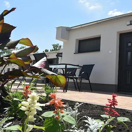 Lodge Szentesi Sport- Es Ueduelokoezpont