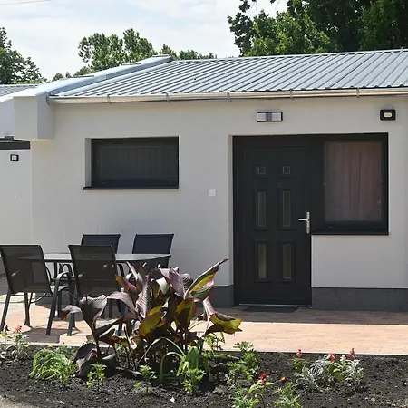 Szentesi Sport- Es Ueduelokoezpont *