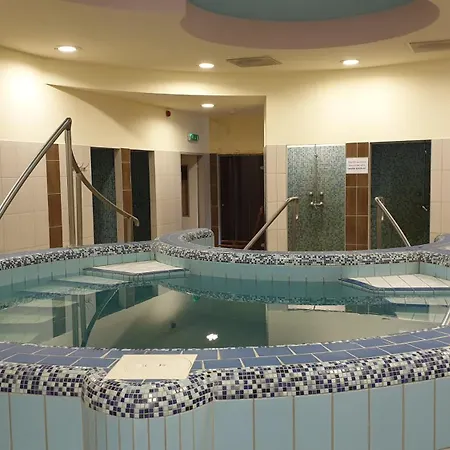 Resort Szentesi Sport- Es Ueduelokoezpont Szentes