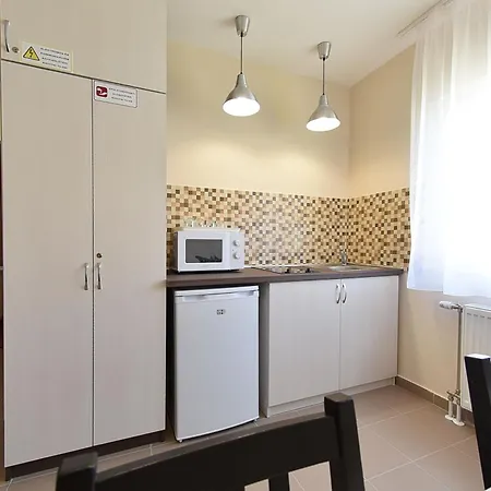 Szentesi Sport- Es Ueduelokoezpont Complex *