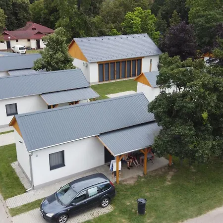 Complex Szentesi Sport- Es Ueduelokoezpont